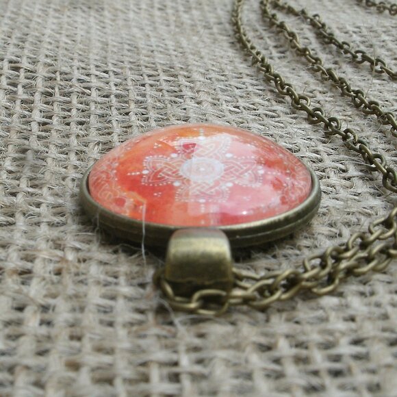 Celtic 4 Directions Knotwork Glass Cabochon Pendant Necklace - Picture 9 of 14